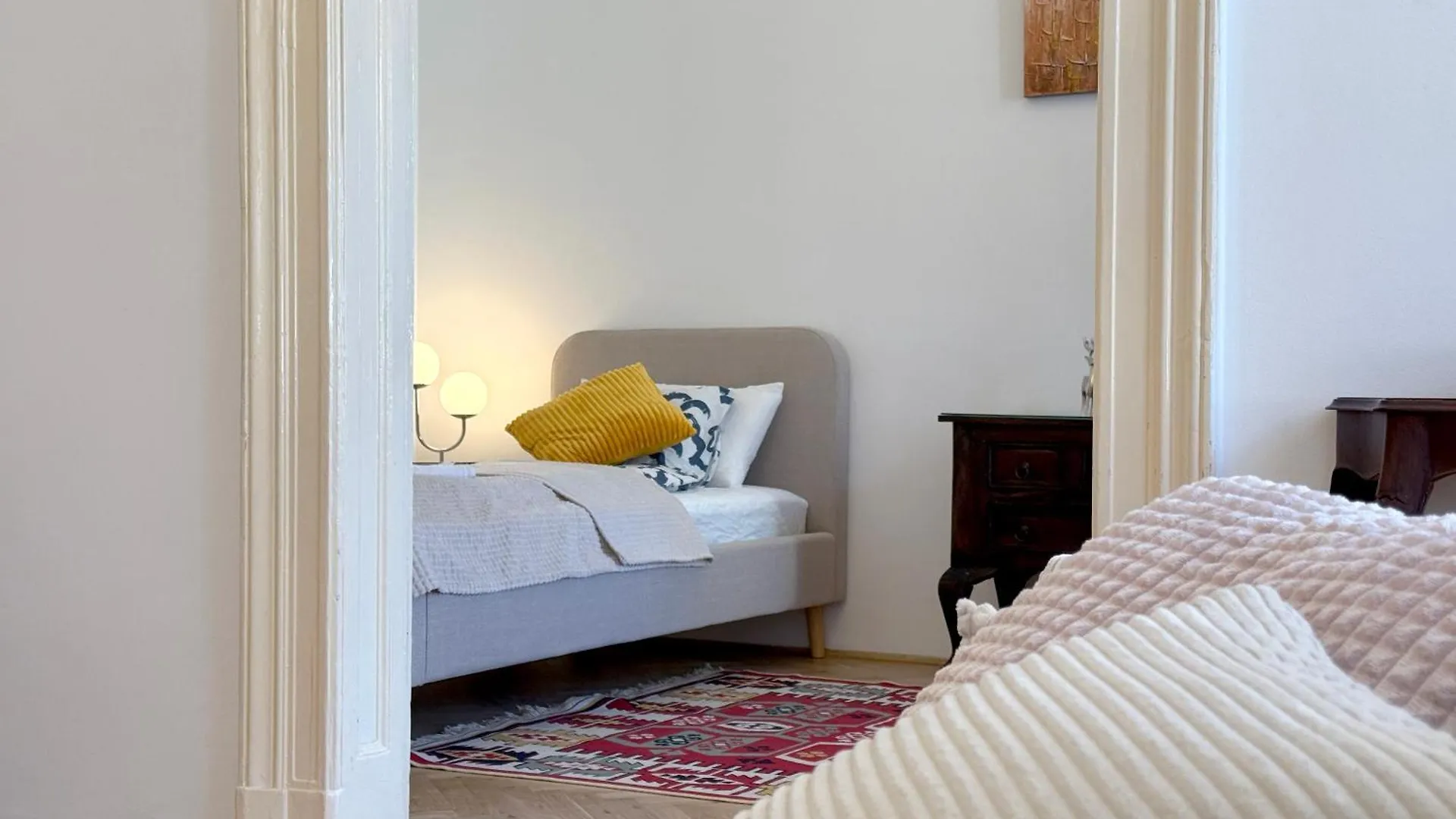 Elegant 125M2 Apartment Downtown Budapest