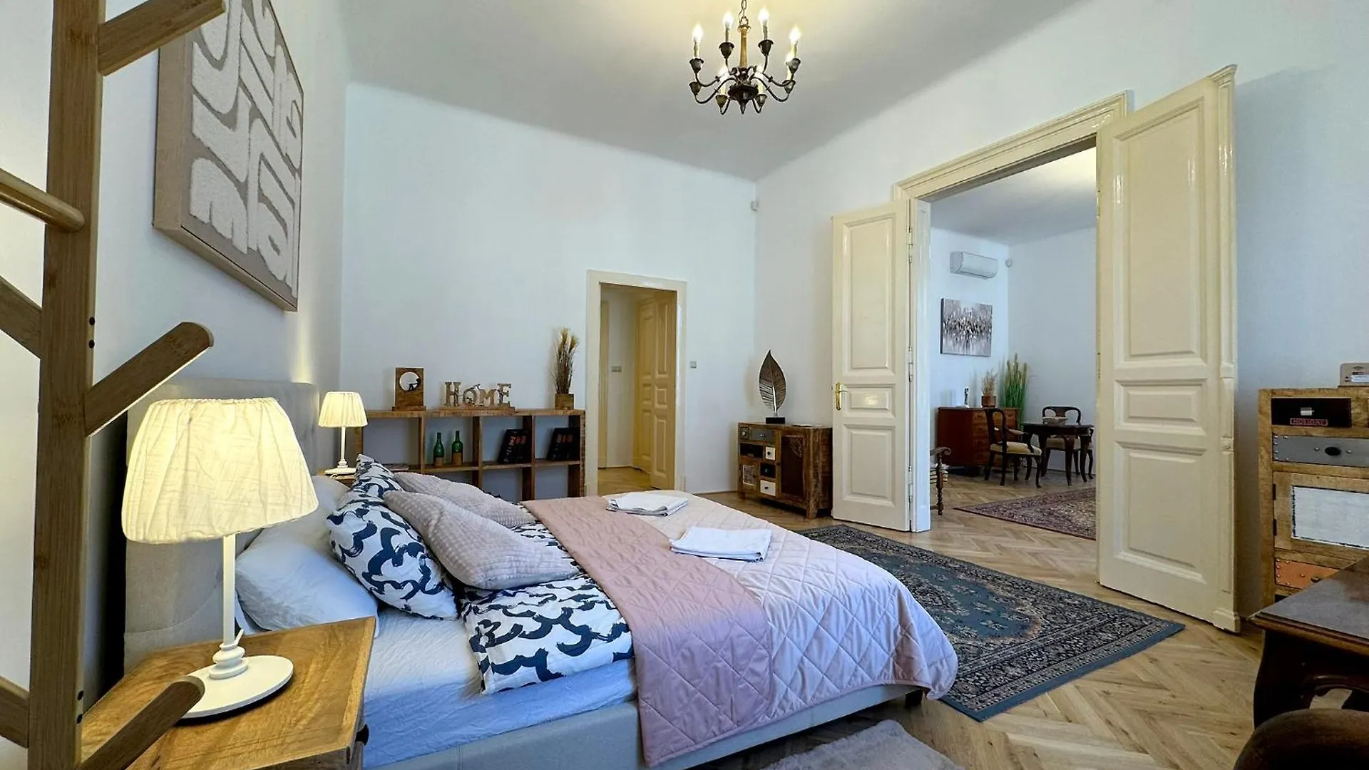 Elegant 125M2 Apartment Downtown Budapest 0*,  Hungary