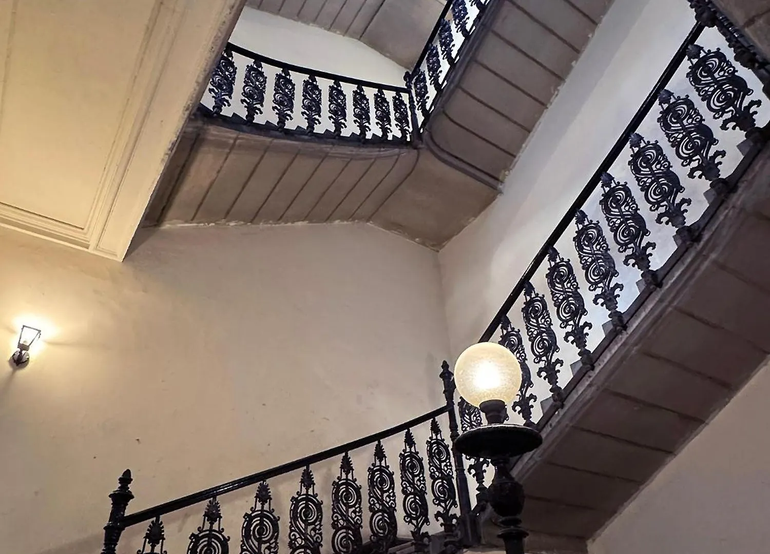 Elegant 125M2 Apartment Downtown Budapest Hungary