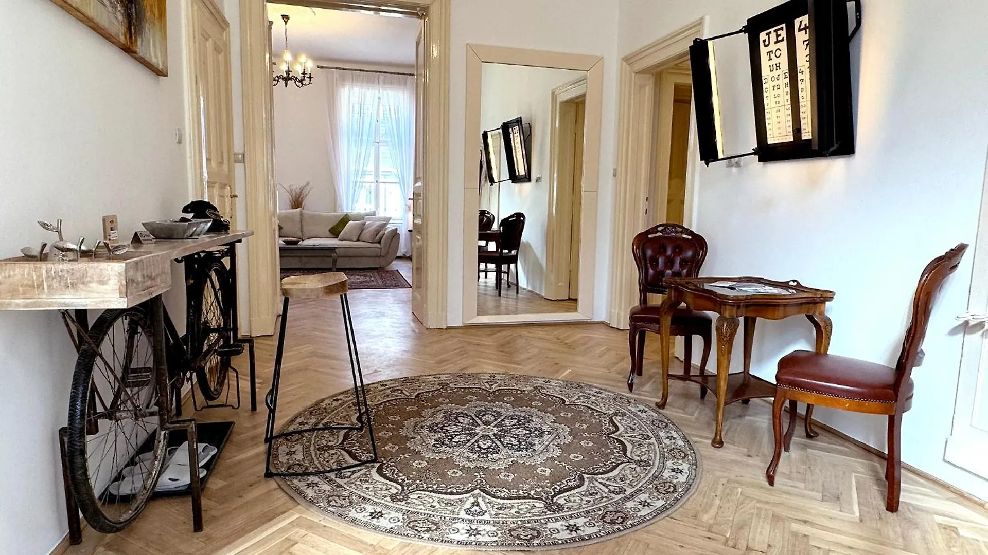 Elegant 125M2 Apartment Downtown Budapest