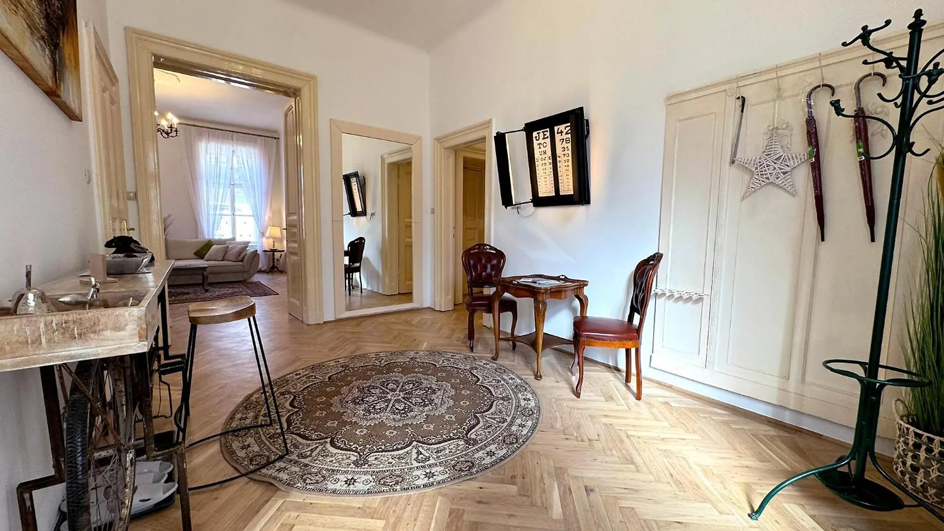 Elegant 125M2 Apartment Downtown Budapest 0*,  Hungary