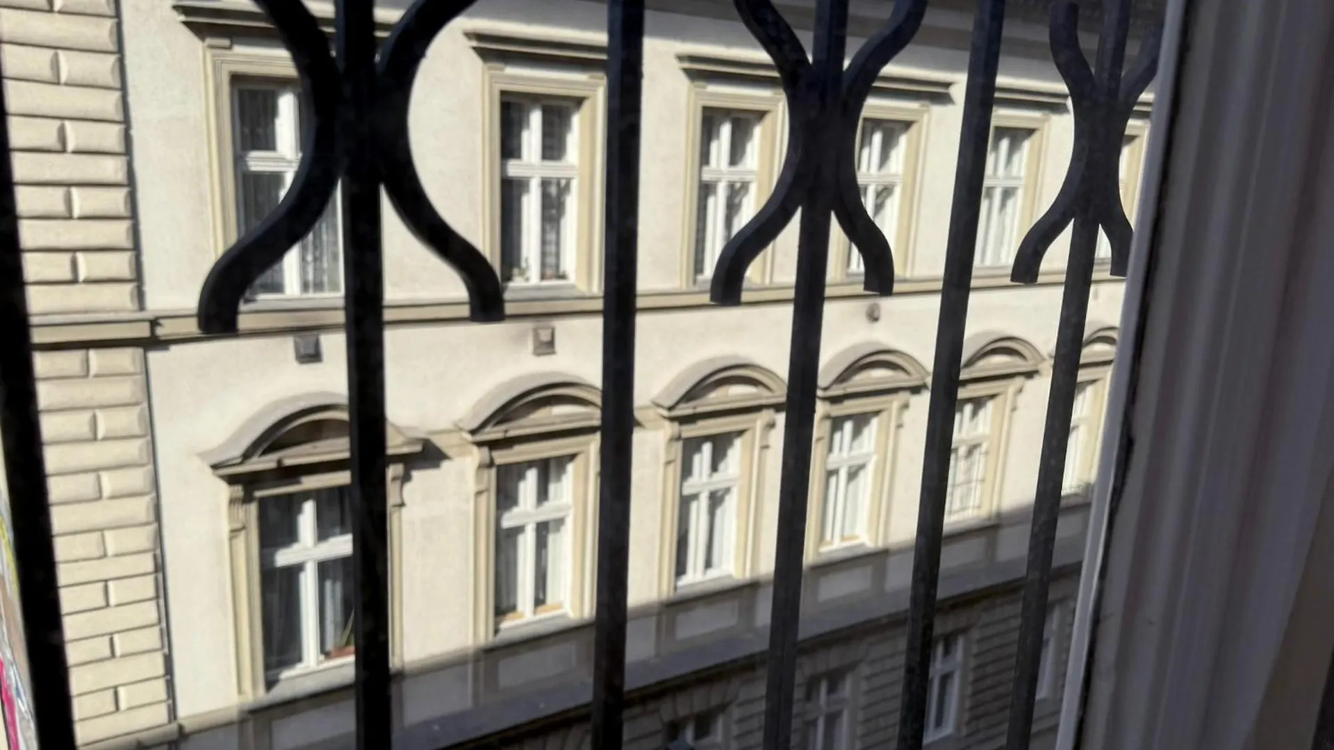 Elegant 125M2 Apartment Downtown Budapest