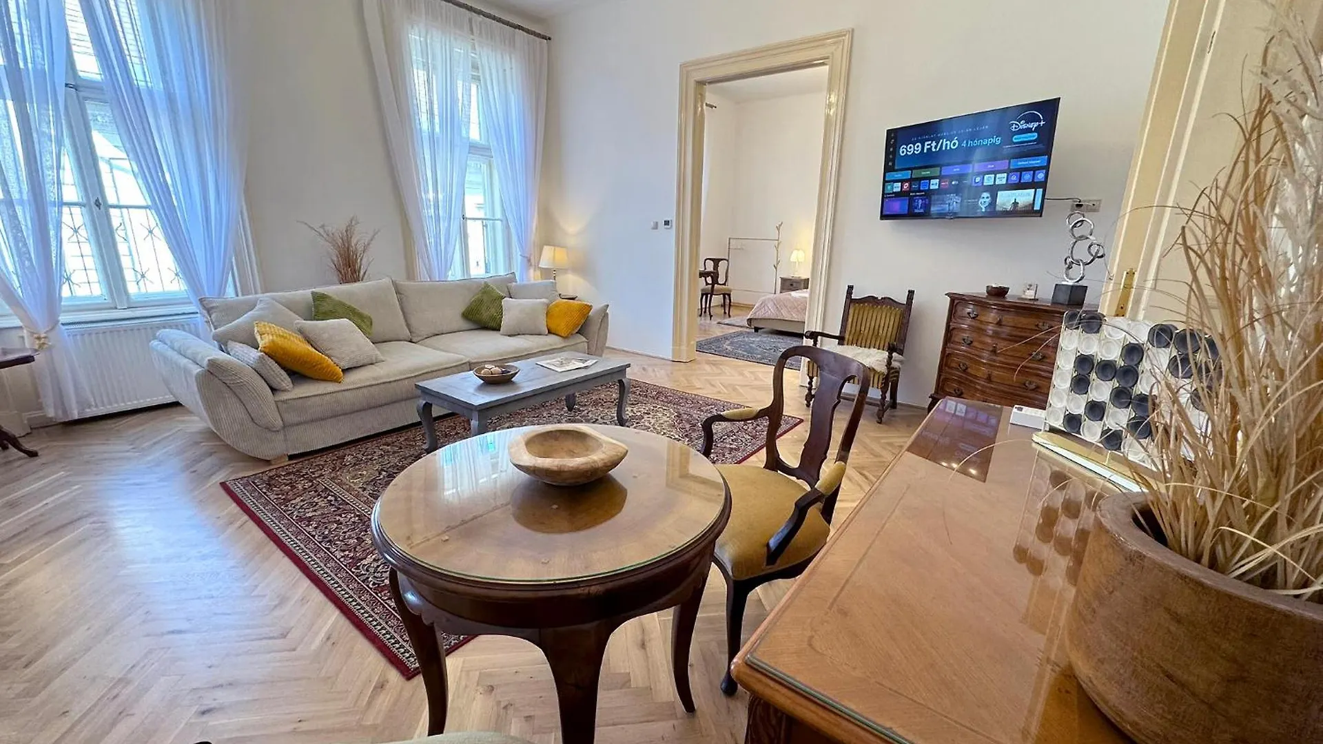 Elegant 125M2 Apartment Downtown Budapest