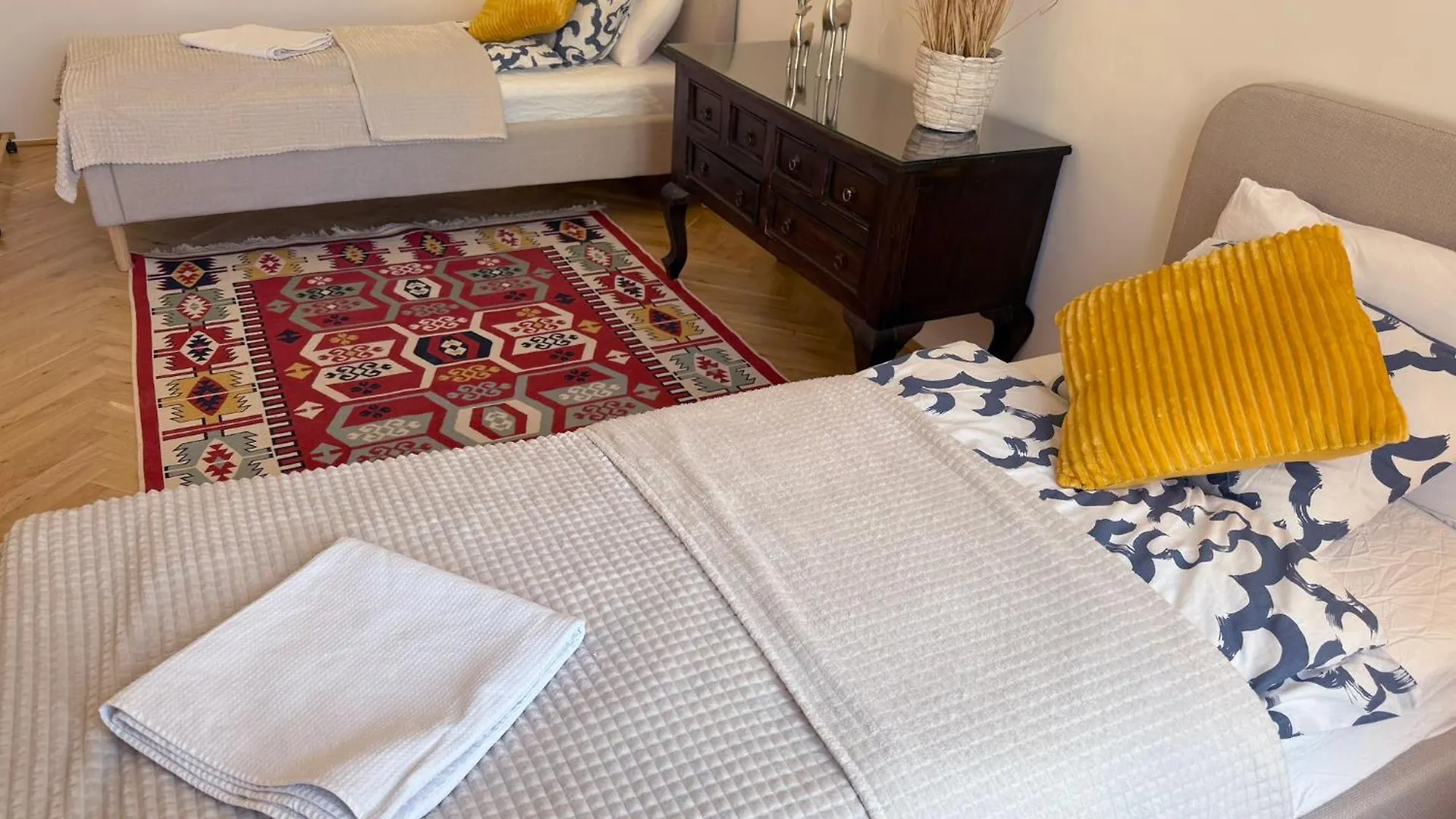 Elegant 125M2 Apartment Downtown Budapest