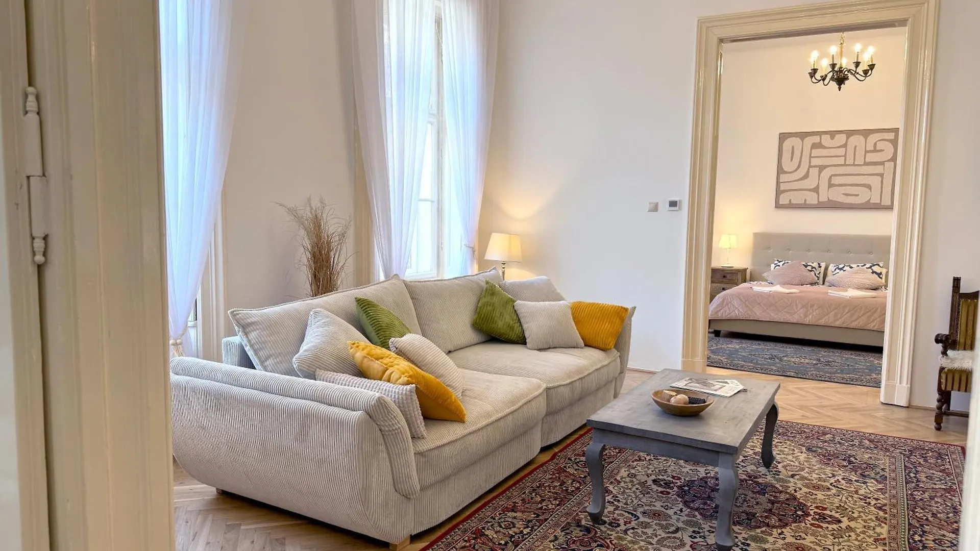 Elegant 125M2 Apartment Downtown Budapest