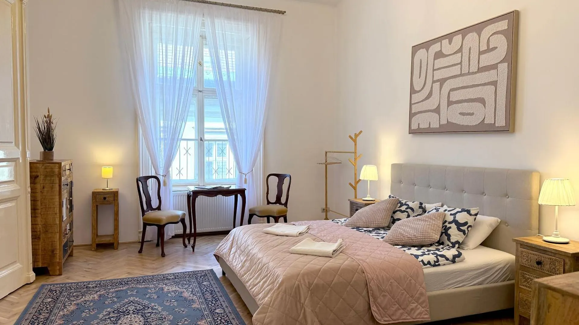 Elegant 125M2 Apartment Downtown Budapest