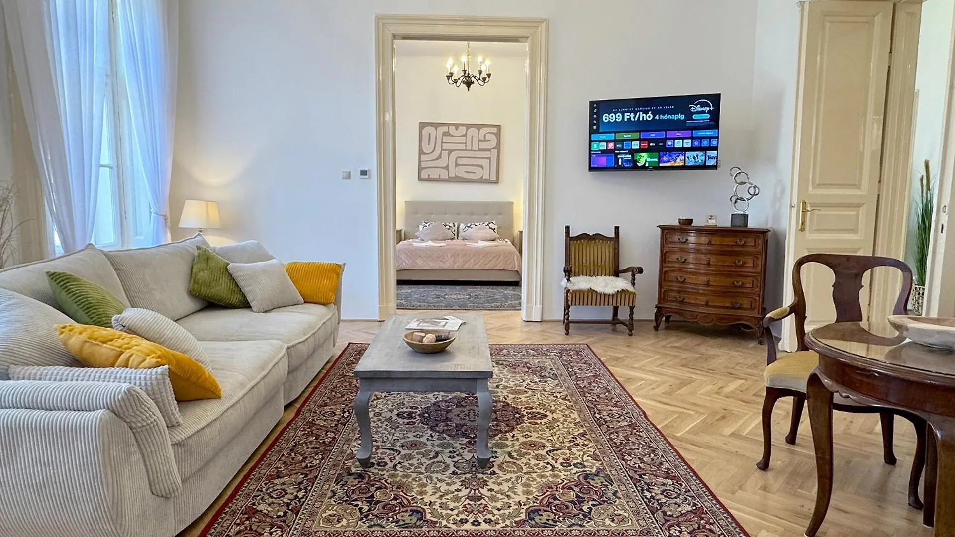 Elegant 125M2 Apartment Downtown Budapest