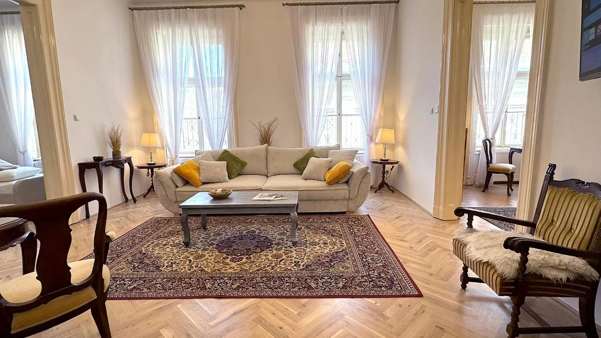 Elegant 125M2 Apartment Downtown Budapest Hungary