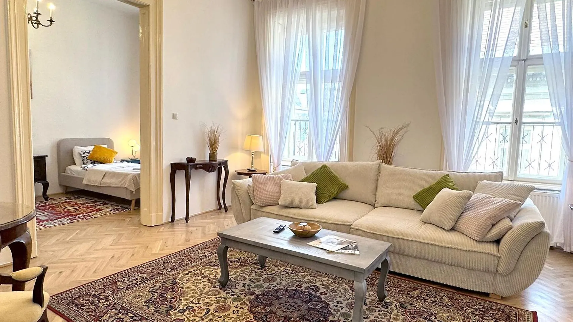 Elegant 125M2 Apartment Downtown Budapest Hungary